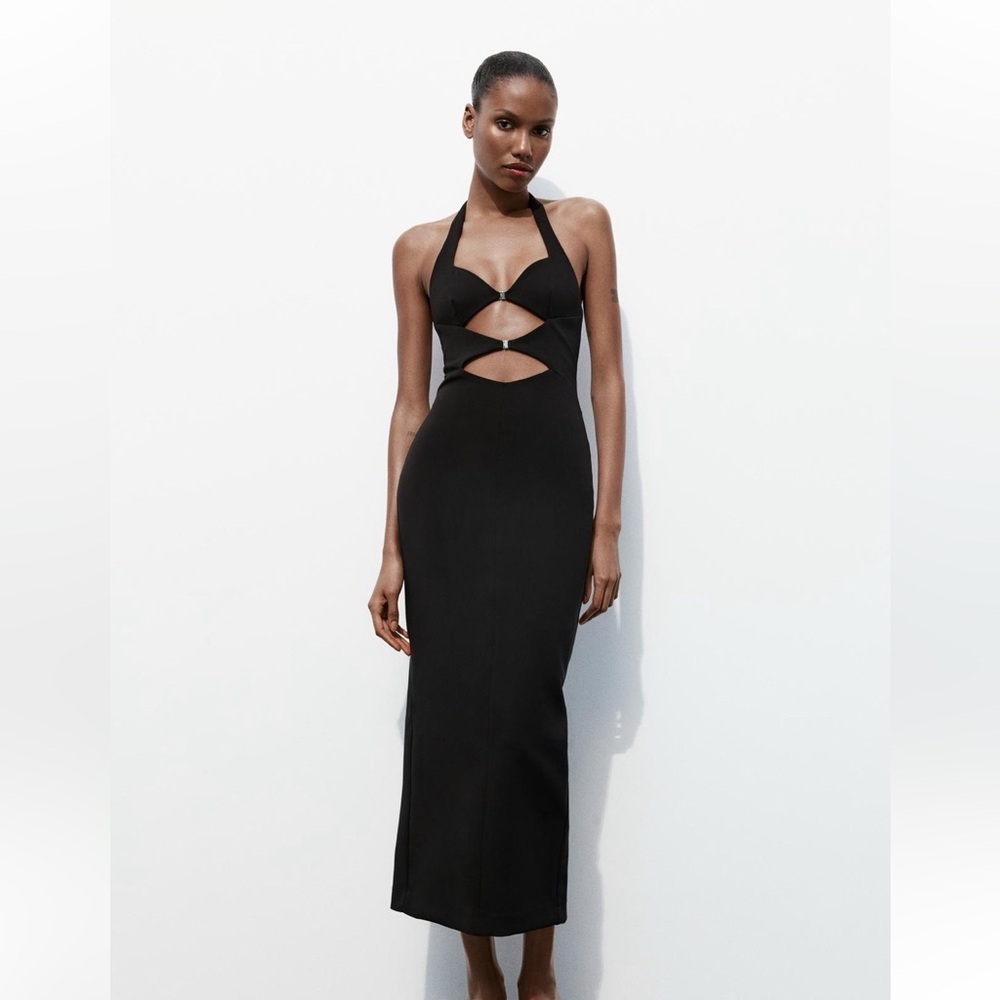 Elegant Black Halter Dress The tag was removed, but it’s never been worn